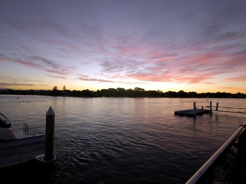 102 Admiralty Drive, Paradise Waters QLD 4217