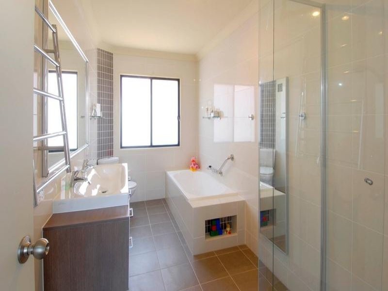 16 Blair Athol Crescent, Sorrento QLD 4217