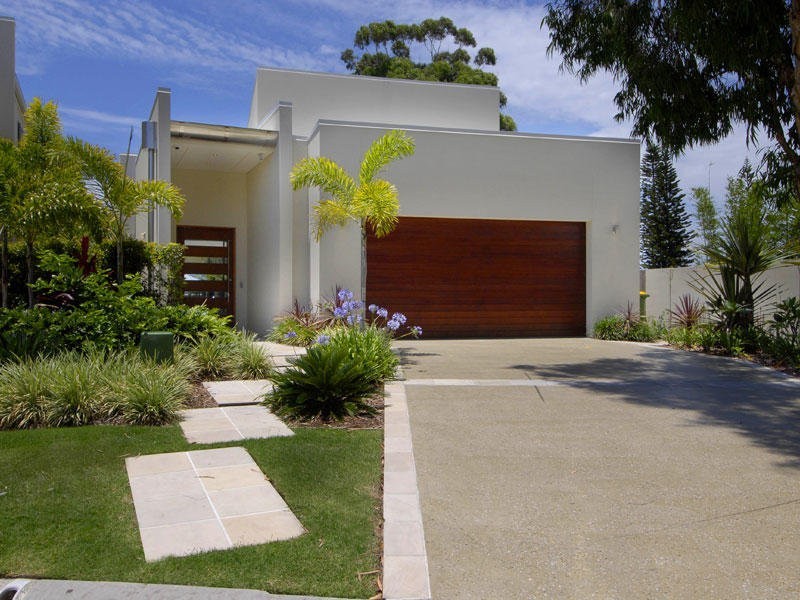 9 Villoresi, 17 Marseille Court, Sorrento QLD 4217