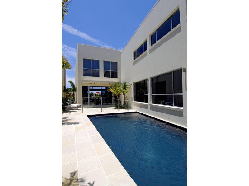 9 Villoresi, 17 Marseille Court, Sorrento QLD 4217