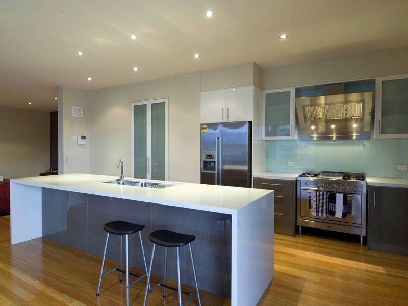 6 Seafarer Court, Paradise Waters QLD 4217