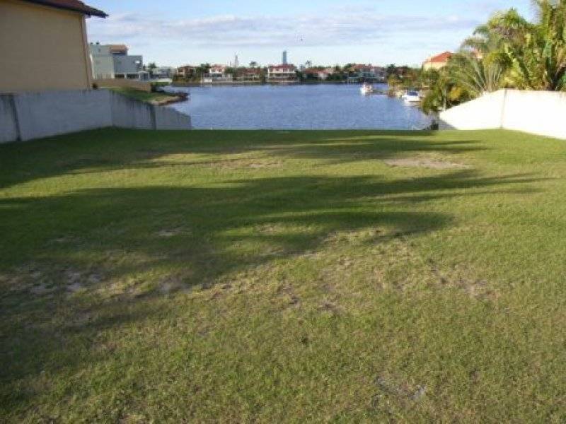 32 Istana View, Clear Island Waters QLD 4226
