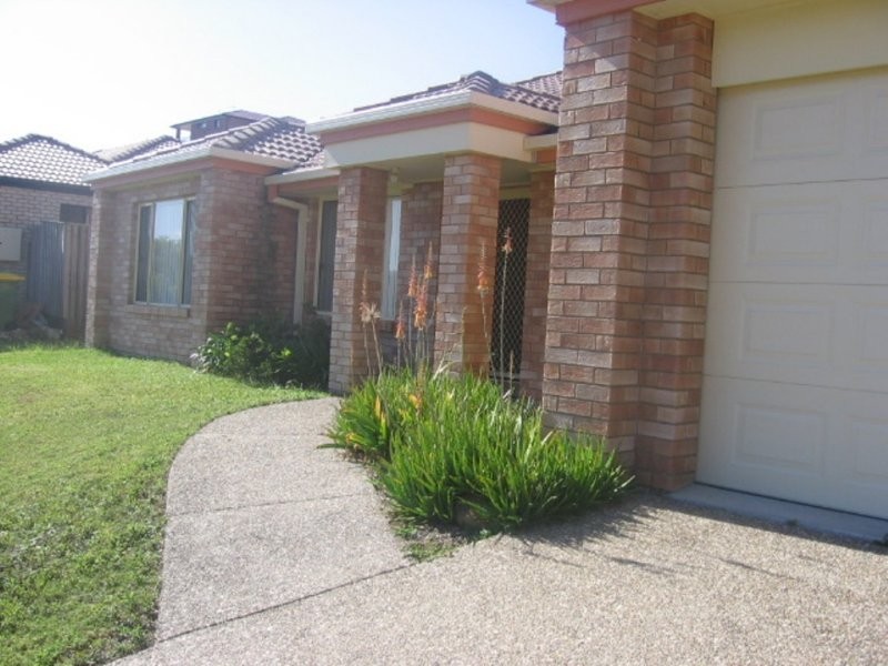 15 Feathertop Crescent, Pacific Pines QLD 4211