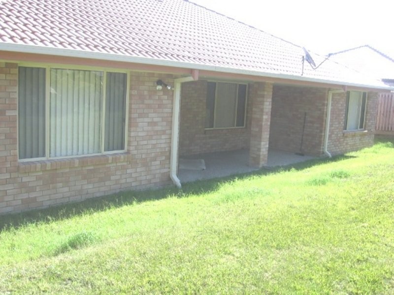 15 Feathertop Crescent, Pacific Pines QLD 4211