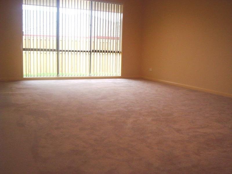 14 Irvine St, Pacific Pines QLD 4211