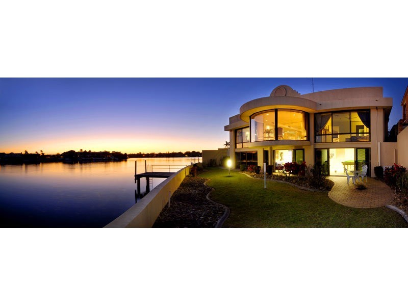 66 Admiralty Drive, Paradise Waters QLD 4217