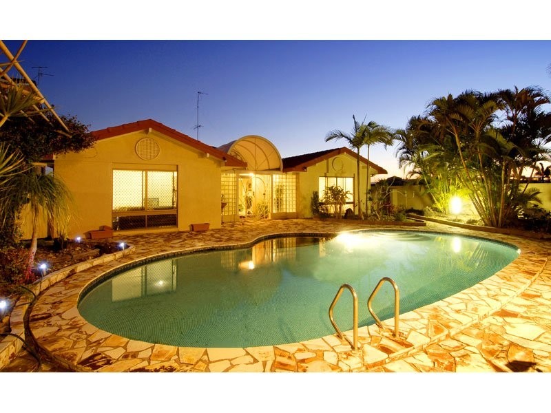 66 Admiralty Drive, Paradise Waters QLD 4217