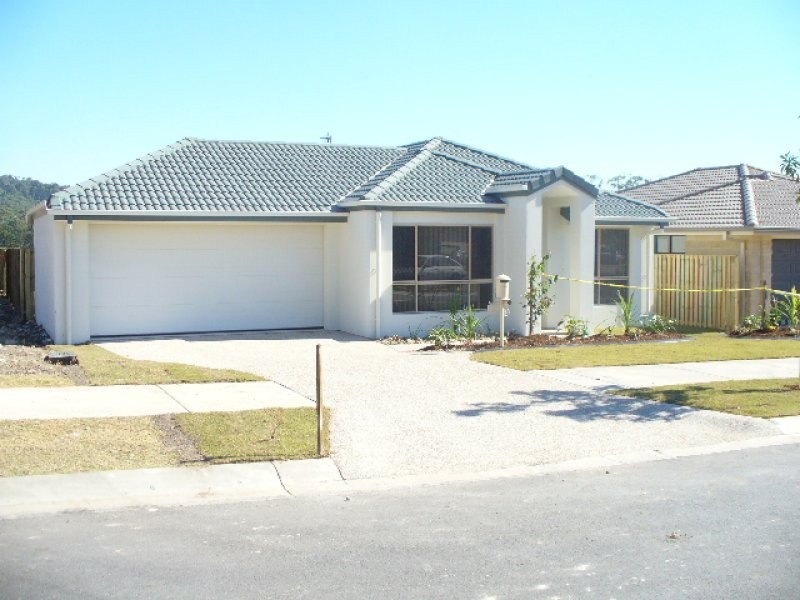 9 Taske Rise, Pacific Pines QLD 4211