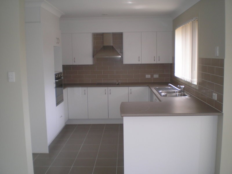 8 Heron Close, Coomera QLD 4209