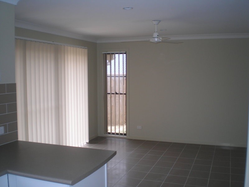 8 Heron Close, Coomera QLD 4209