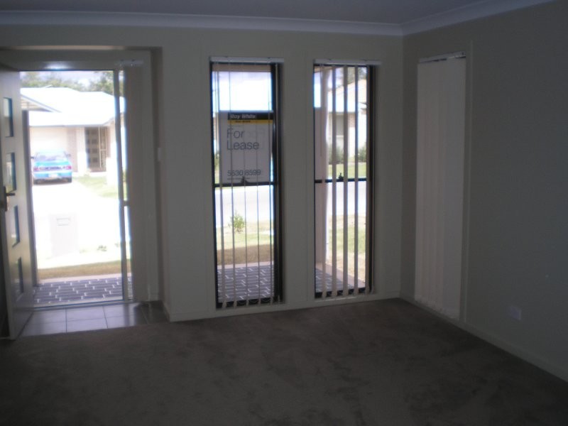 8 Heron Close, Coomera QLD 4209