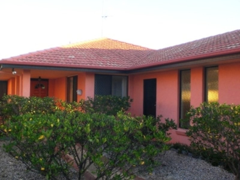 7 Rebecca Court, Broadbeach Waters QLD 4218