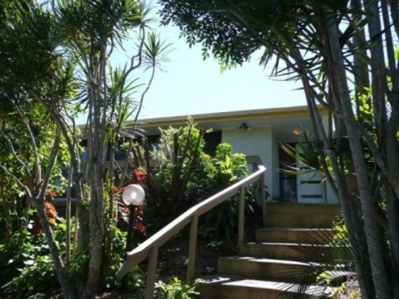 57 Dunkeith Avenue, Benowa QLD 4217