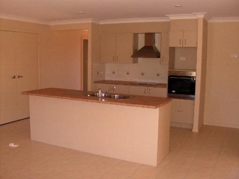 48 Penrose Circuit, Redbank Plains QLD 4301