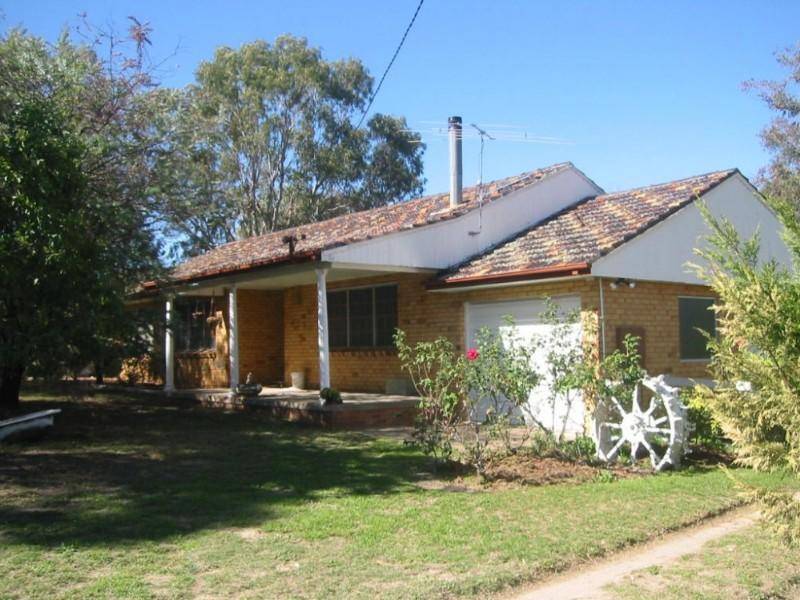1264 New England Highway, Kootingal NSW 2352
