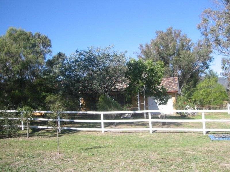 1264 New England Highway, Kootingal NSW 2352