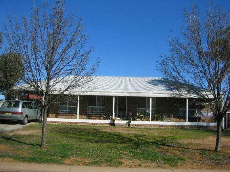 12 Worooma Crescent, Manilla NSW 2346