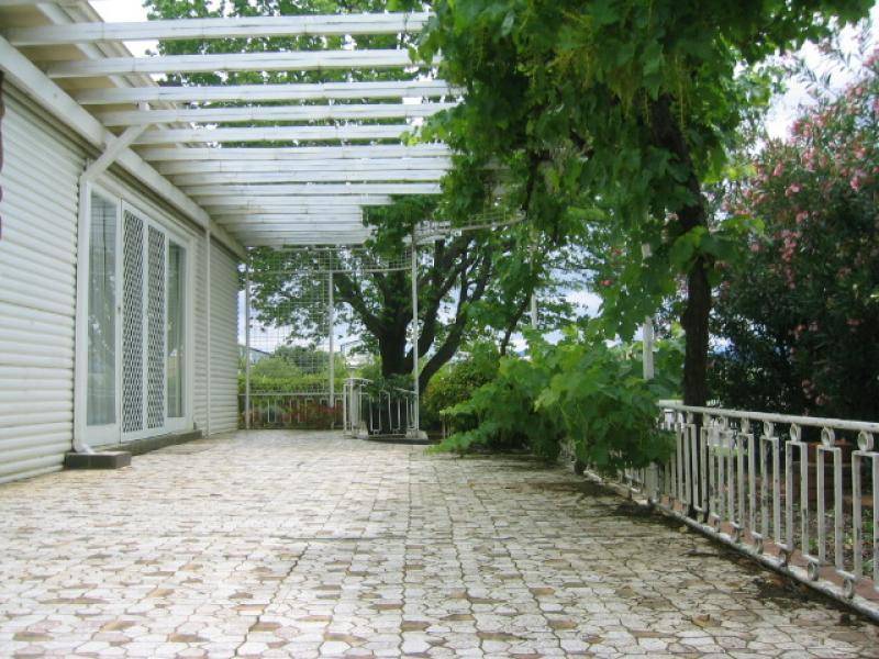 42 Stewart Ave, Tamworth NSW 2340