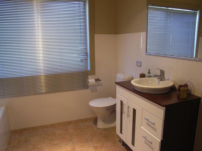 6 The Heights, Tamworth NSW 2340