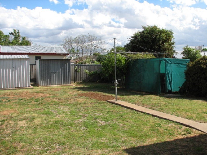 123 Robert Street, Tamworth NSW 2340