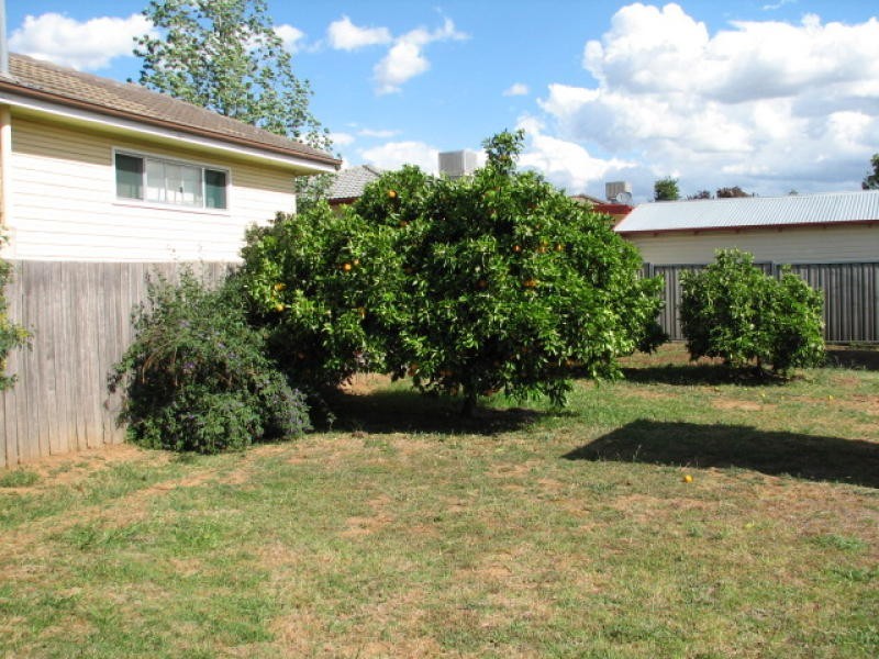 123 Robert Street, Tamworth NSW 2340