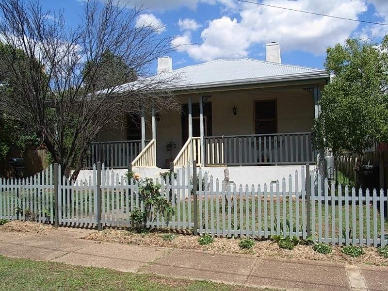 51 Hill Street, Tamworth NSW 2340