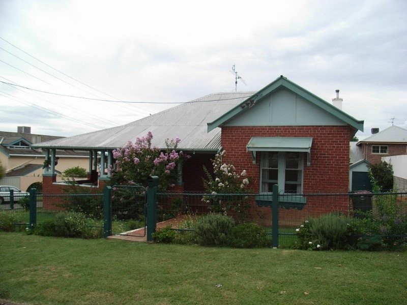 70 White Street, Tamworth NSW 2340