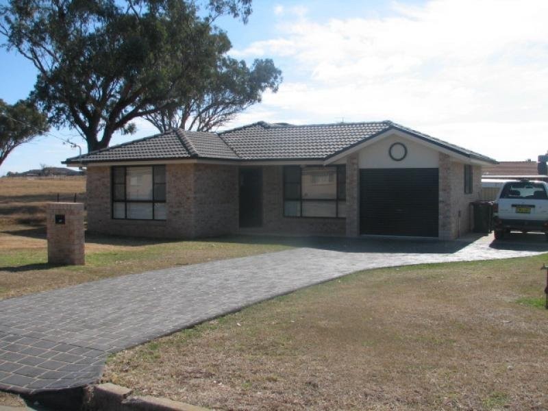 70 Mitchell Street, Tamworth NSW 2340