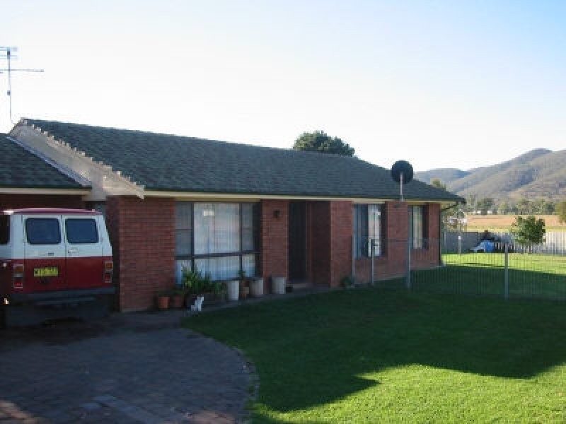 44 Harrier Parade, Tamworth NSW 2340