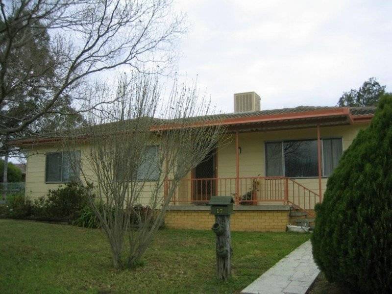 17 Milburn Road, Tamworth NSW 2340