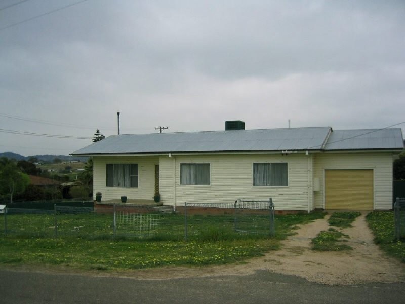 24 Denman Avenue, Kootingal NSW 2352