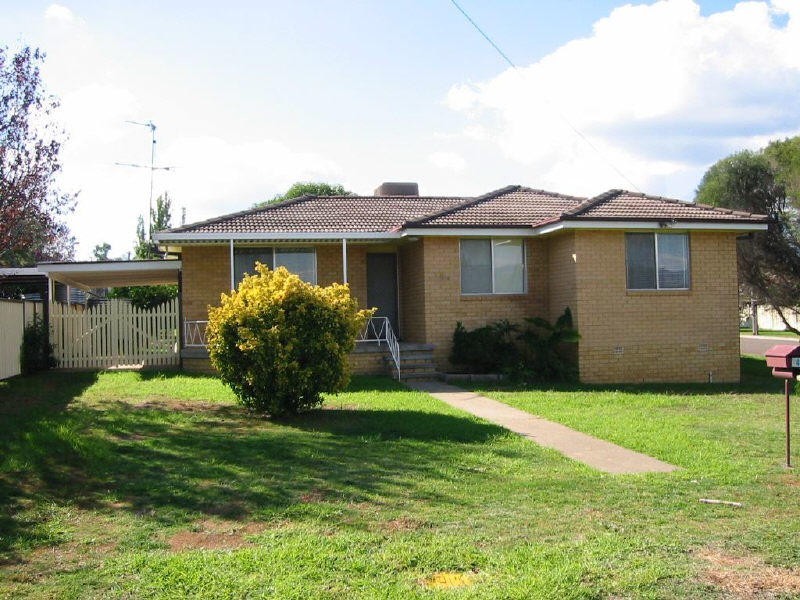 4 Dorothy Avenue, Kootingal NSW 2352