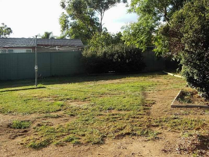 8 Jemmy Place, Tamworth NSW 2340