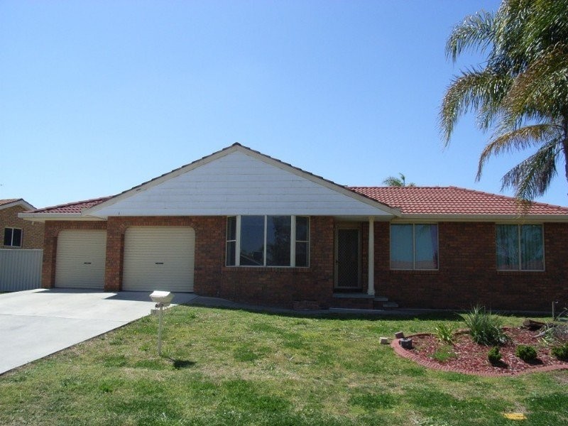 13 Wallamoul Street, Tamworth NSW 2340