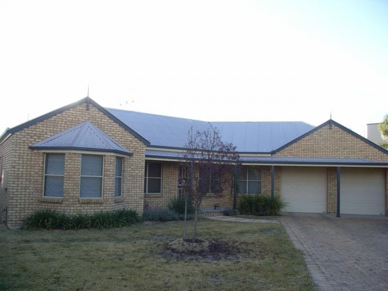22 Cobb & Co Circuit, Tamworth NSW 2340