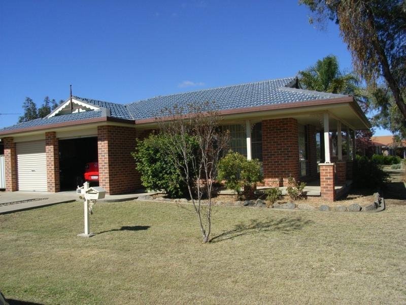 17 Dibar Drive, Tamworth NSW 2340
