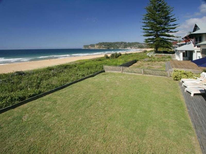 18 North Avoca Parade, North Avoca NSW 2260