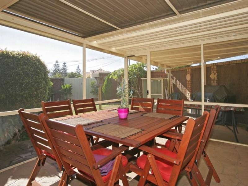 1 Bareena Ave, North Avoca NSW 2260
