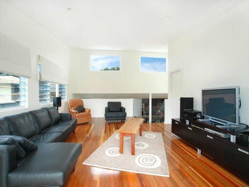 7 Bareena Ave, North Avoca NSW 2260