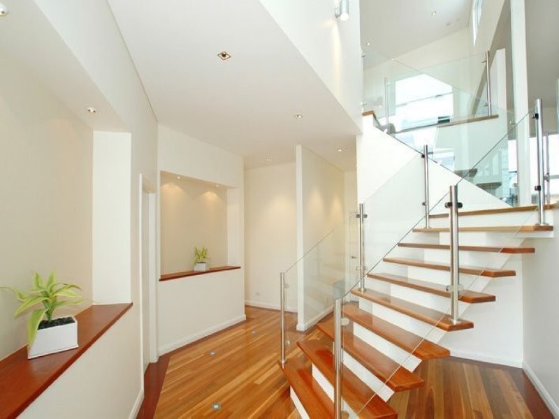 7 Bareena Ave, North Avoca NSW 2260