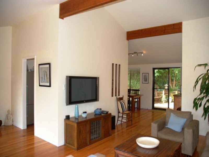 99 Lakeshore Drive, North Avoca NSW 2260