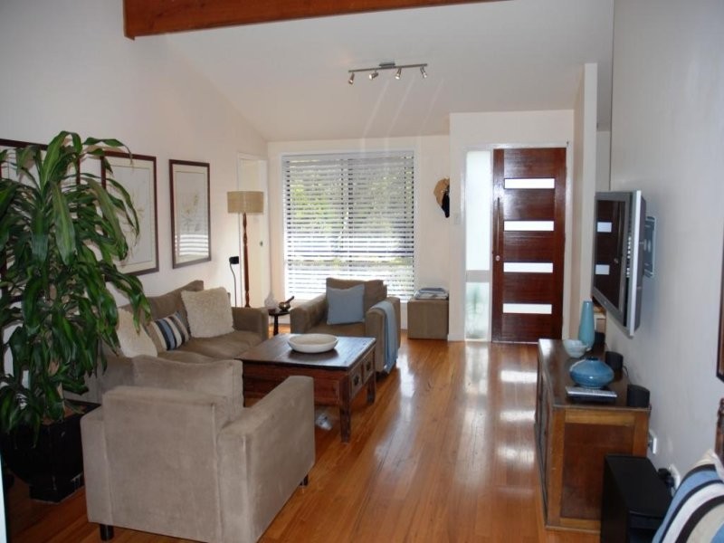 99 Lakeshore Drive, North Avoca NSW 2260