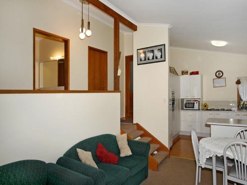 9 Easter Parade, North Avoca NSW 2260