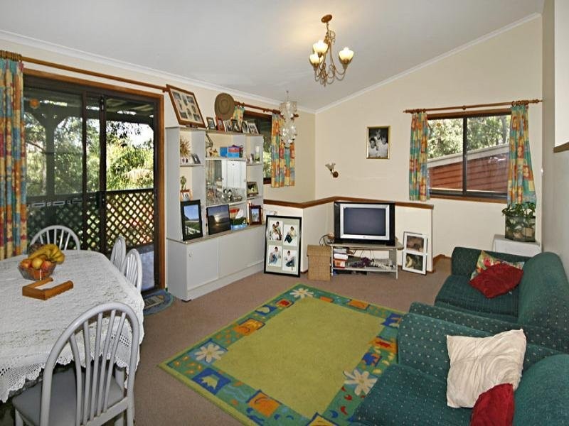9 Easter Parade, North Avoca NSW 2260