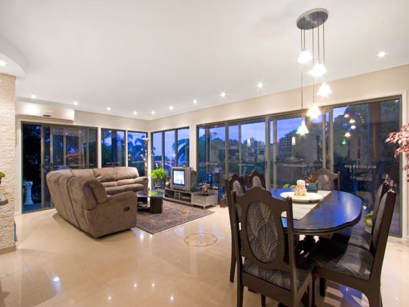 11 Endeavour Drive, Avoca Beach NSW 2251