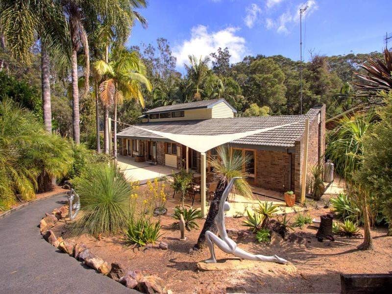 10 Mary Elizabeth Crescent, North Avoca NSW 2260