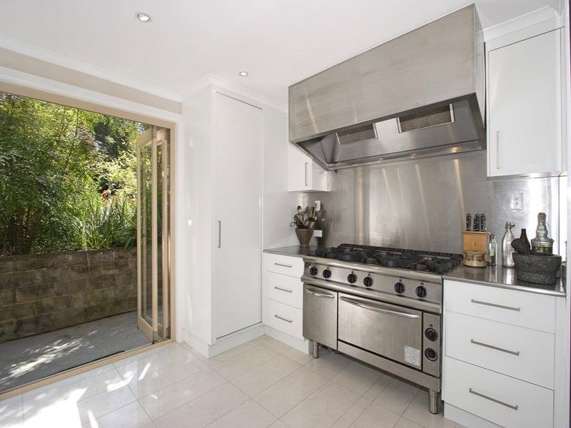 10 Mary Elizabeth Crescent, North Avoca NSW 2260