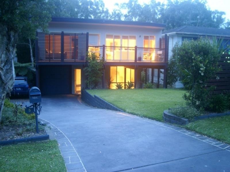 5 Peter Avenue, Forresters Beach NSW 2260