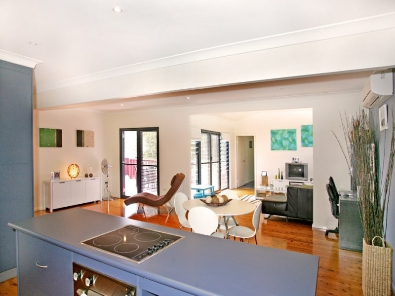 14 Shakespeare Avenue, Bateau Bay NSW 2261