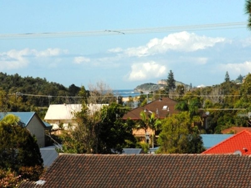 12 Blue Bell Drive, Wamberal NSW 2260